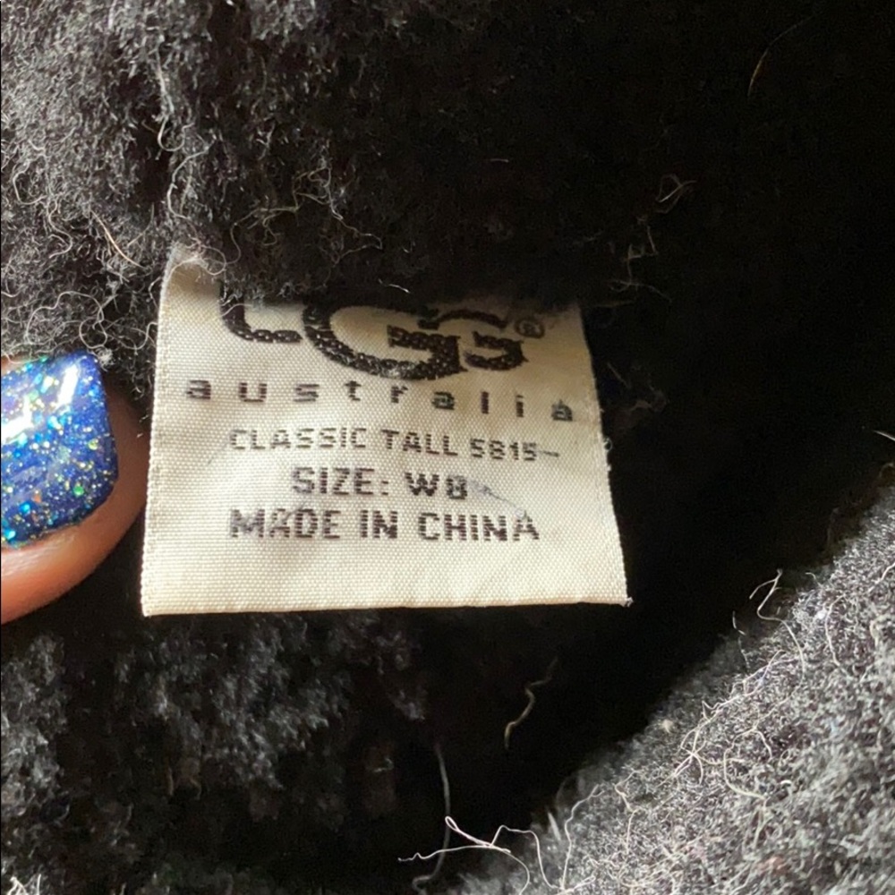Black classic tall ugg boot - size 8 - Picture 12 of 13